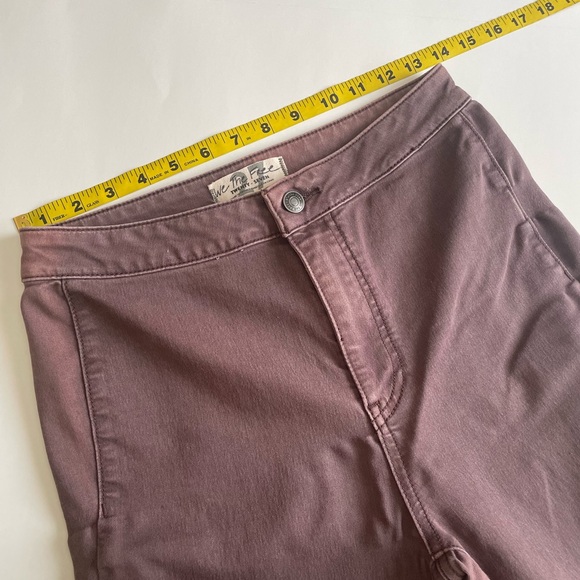 We The Free People Super Flared Acid-Wash Jeans Size 27 Raw Hem Stretch - Picture 11 of 16